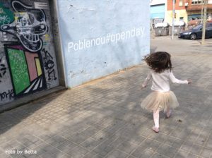 niña en poblenou