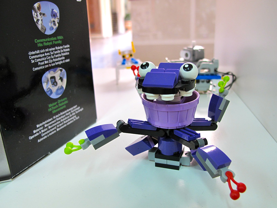 No autorizado atención Dibuja una imagen robot-lego - Mammaproof Barcelona