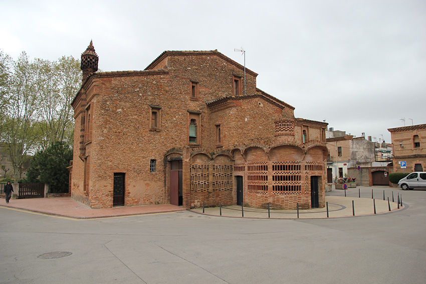 Edificio de La Colonia Güell