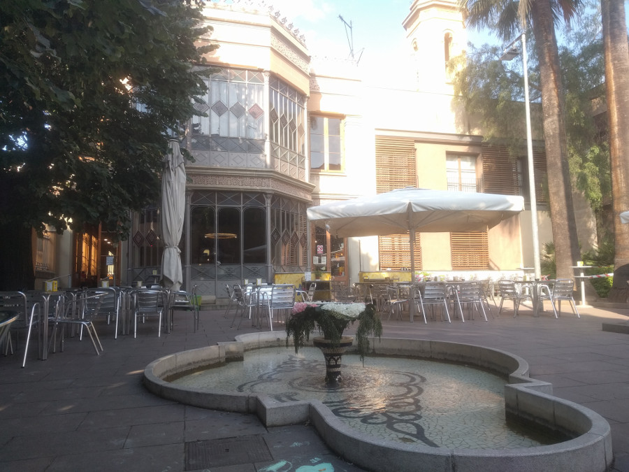 Jardín del Centre Cívic Can Deu en Les Corts, Barcelona