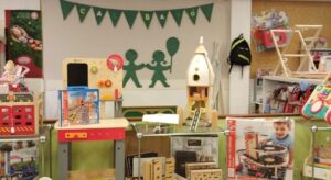 Sucio mesa Picasso Cal Bayó, una tienda centenaria especialista en juguetes educativos en  Sabadell - Mammaproof Barcelona