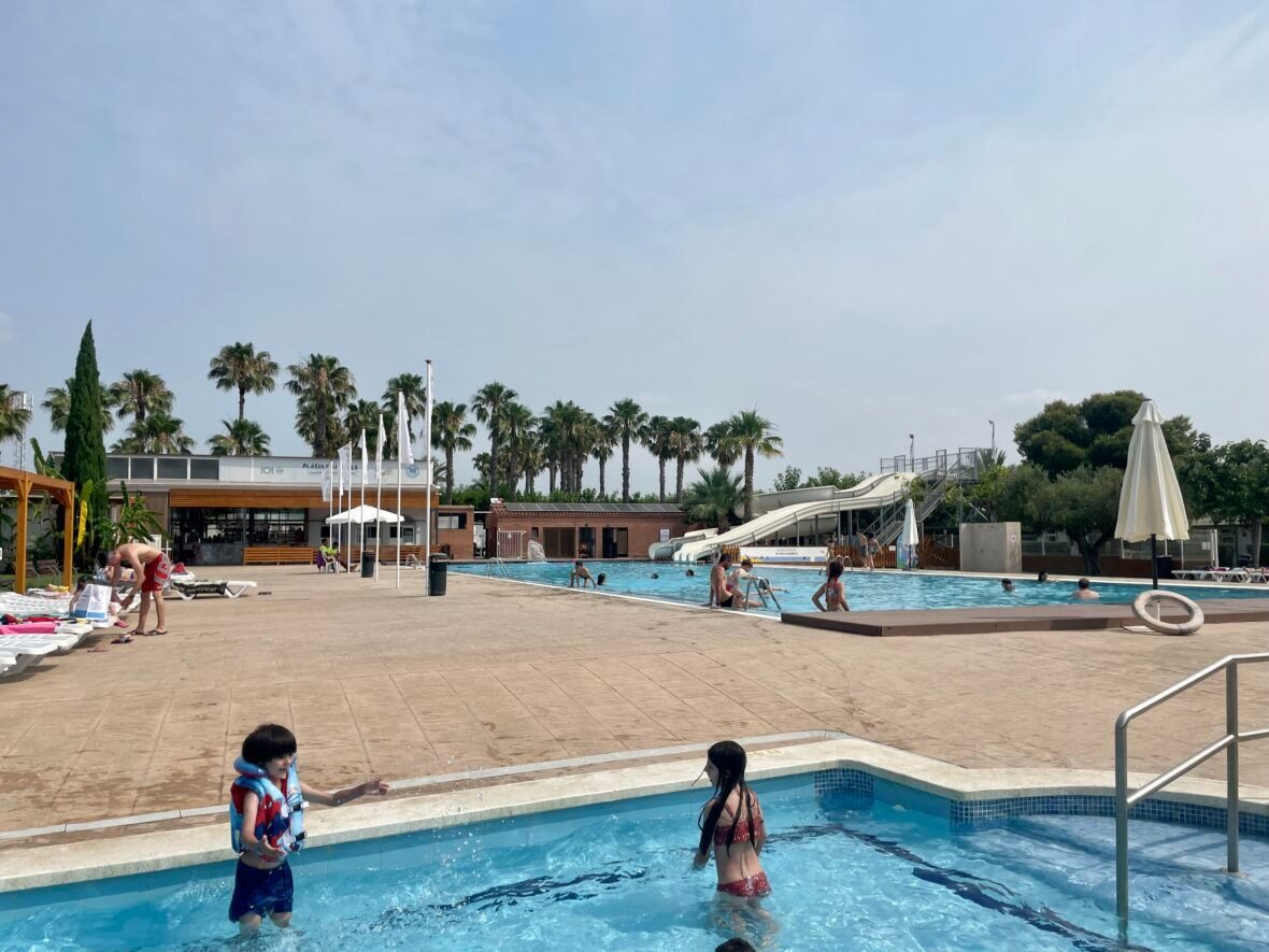 camping platja cambrils piscinas