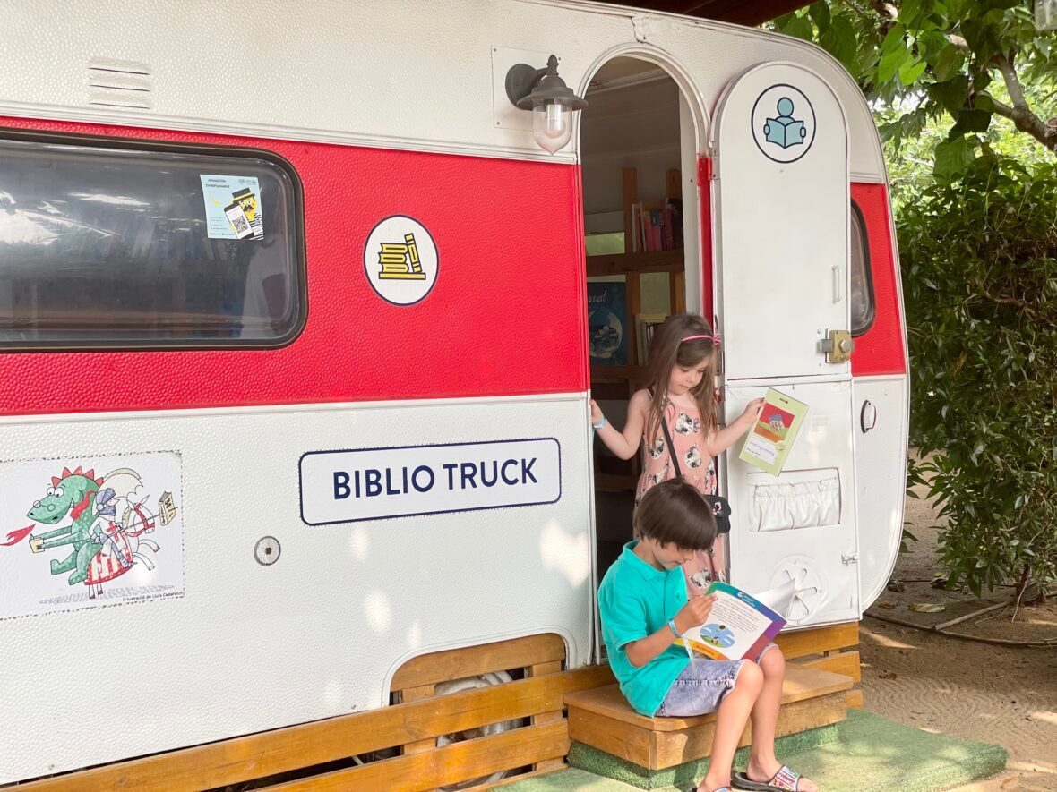 camping platja cambrils bibliotruck