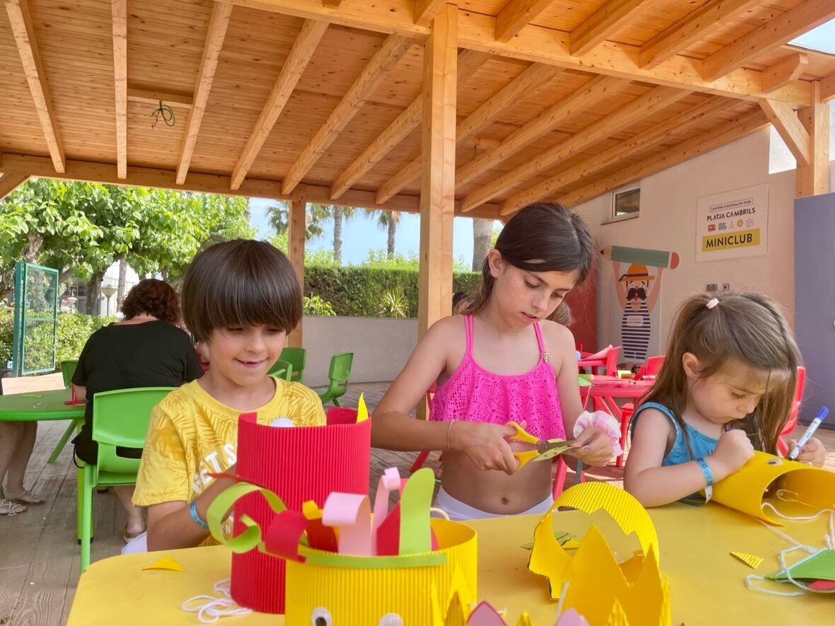 camping platja cambrils actividades