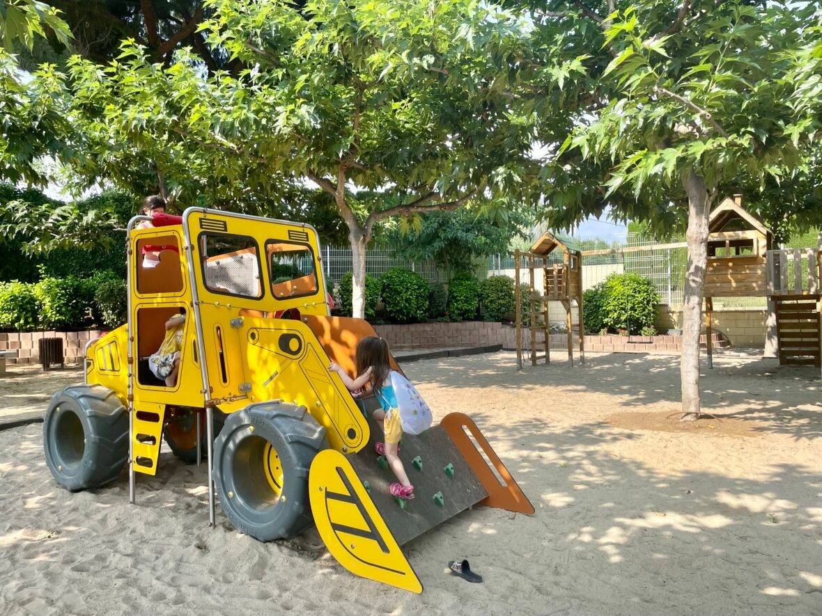 camping platja cambrils parque infantil