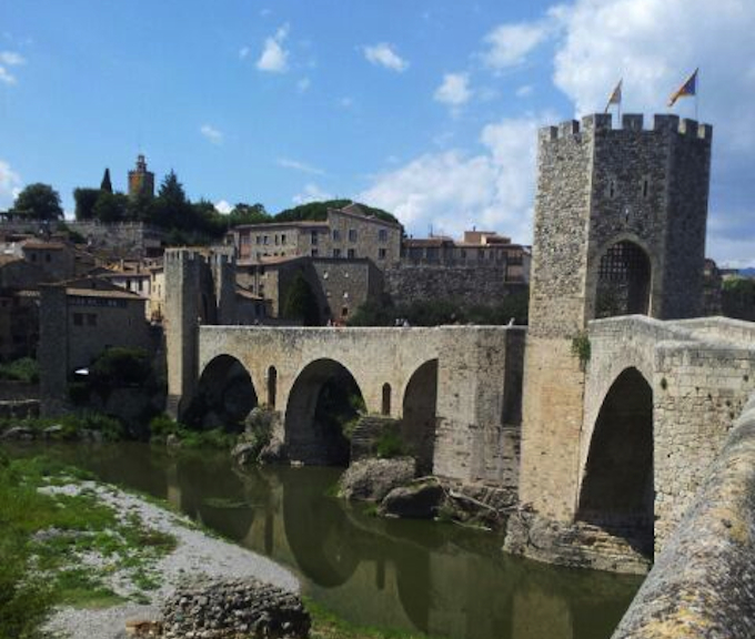 Besalu. Puente románico