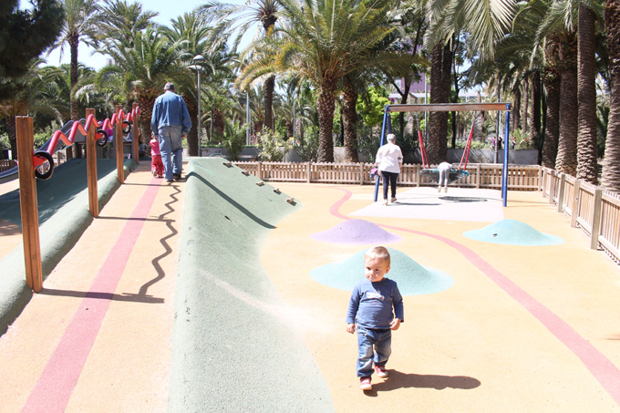 parque joan miro zona de juegos