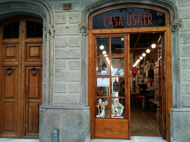 puerta libreria casa usher