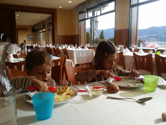 comer con ninos cerdanya