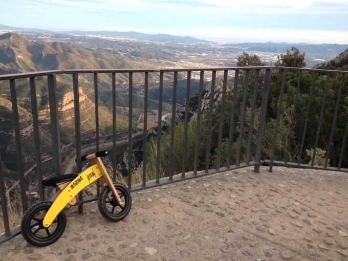 montserrat con ninos 3