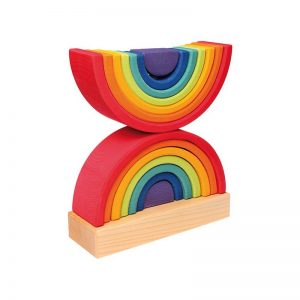 torre-apilable-de-madera-con-arco-iris