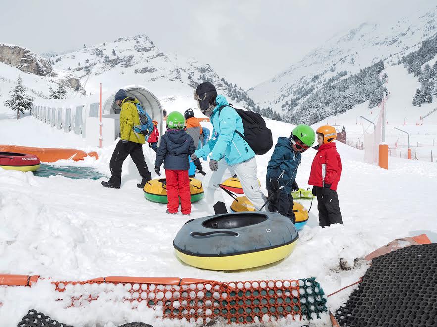 Trineo nieve / bajar en neumáticos en Vall de Núria - Actividades