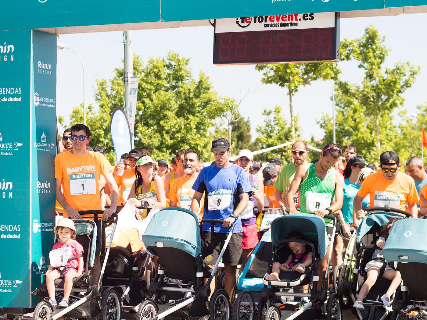 Babyton, carrera familiar con carritos en Alcobendas