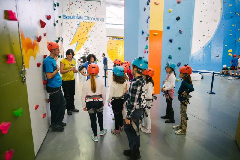 Escalada con niños en Madrid, iníciate en este deporte