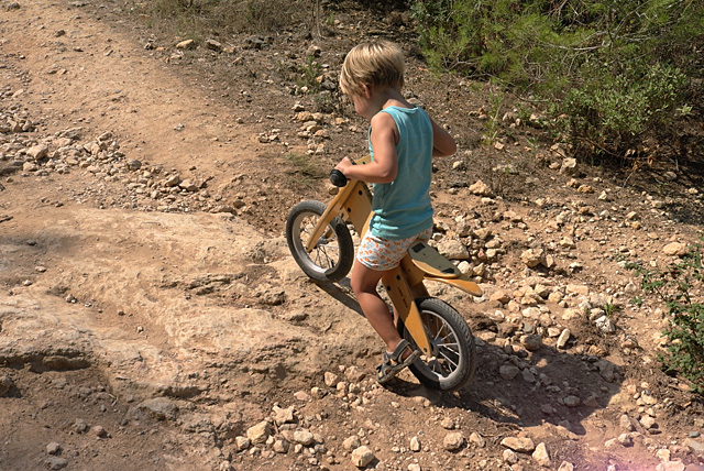 leo en bici