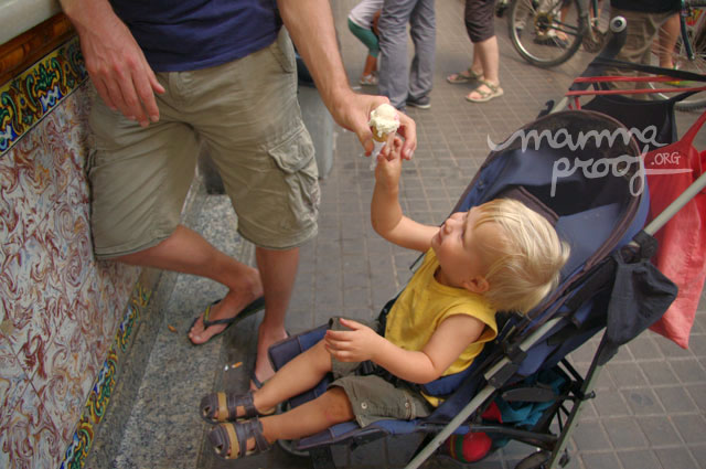 leo coge su mini helado